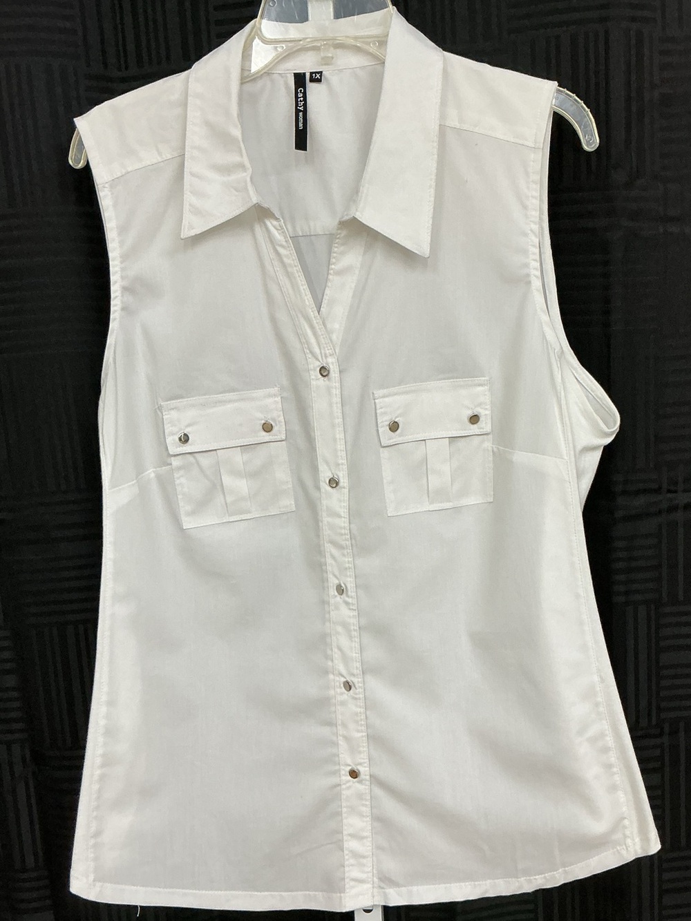 Cathy 1X White Sleeveless Button-Front Utility Top